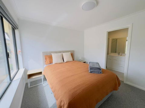 New Unit On Oswald - VIC Tourism 2