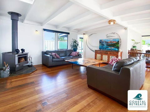 Newhaven Escape - VIC Tourism 0