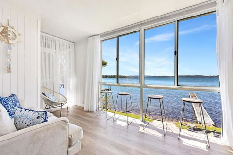 New Property Silverwater Serenity Shores Absolute Waterfront On The Lake - VIC Tourism 3