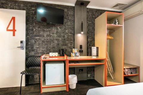 Nightcap At Jamison Hotel - VIC Tourism 3