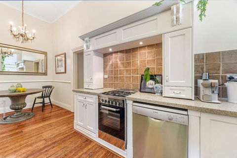 Newty Willows - Art Deco Double Bay Designer Apt - VIC Tourism 3
