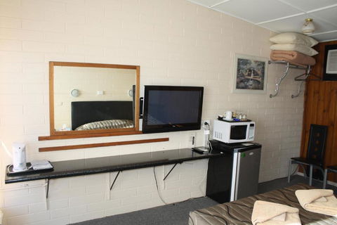 Nhill Oasis Motel - VIC Tourism 3