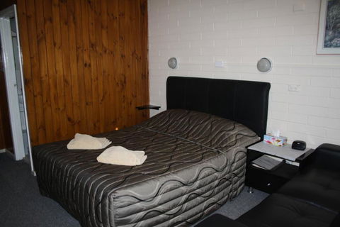 Nhill Oasis Motel - VIC Tourism 0