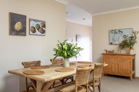 Norfolk Bay Retreat - Views Over The Sea And Vines - VIC Tourism 2