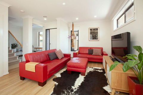 Northside Townhouse Geelong - VIC Tourism 1
