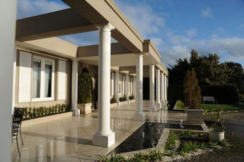 Norwood House Motel & Receptions - VIC Tourism 0
