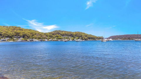 Nostrebor At Pretty Beach - VIC Tourism 1