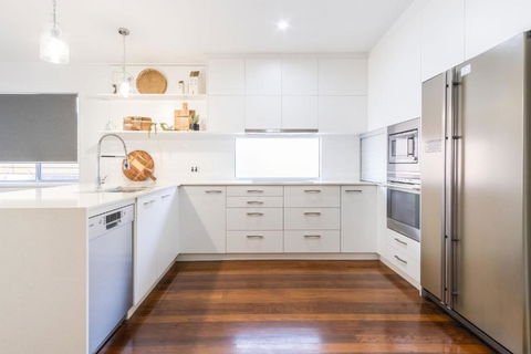 Nothling Street Beach House - VIC Tourism 3
