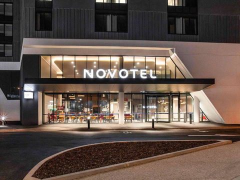 Novotel Devonport - VIC Tourism 0