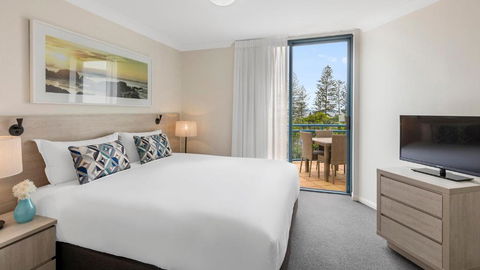 Oaks Gold Coast Calypso Plaza Suites - VIC Tourism 3