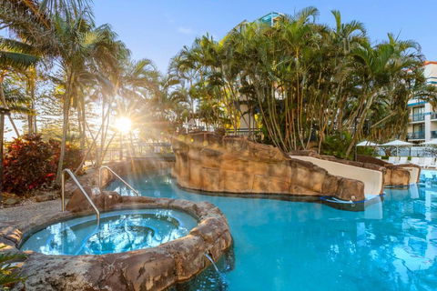 Oaks Gold Coast Calypso Plaza Suites - VIC Tourism 2