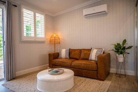 Oasis On Esplanade - VIC Tourism 3