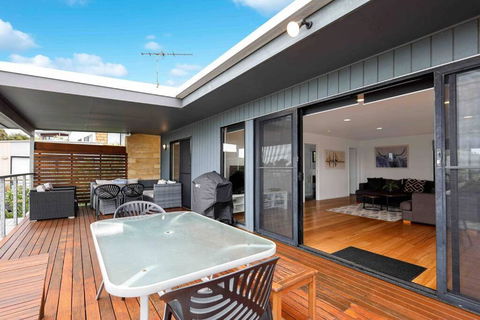 Ocean Escape- 5 Bedroom, 3 Bath- Sleeps 11 - VIC Tourism 2