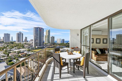 Ocean Facing 1-Bed With Ocean Pool & Tennis Court - VIC Tourism 0