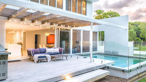 Ocean House - 4 BR With Media Room & Private Pool - 100m To Beach - VIC Tourism 2