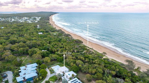Ocean House - 4 BR With Media Room & Private Pool - 100m To Beach - VIC Tourism 1