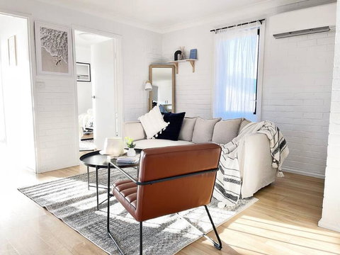 OCEAN MIST - DIRECT BEACHFRONT ON CASEYs BEACH - VIC Tourism 0