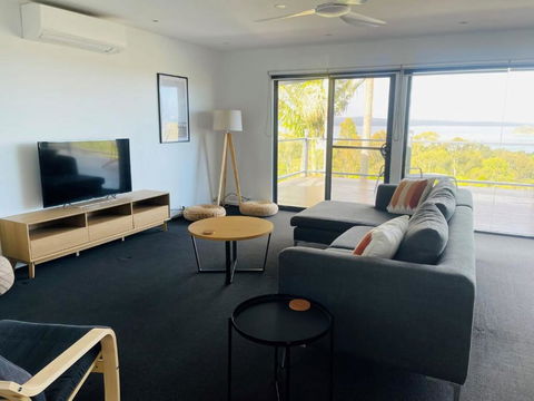 Ocean View Retreat Calga - VIC Tourism 3