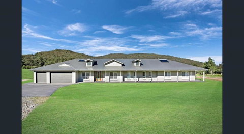 ON Keppies - BnB - Family Farm & Wedding Guest Accommodation Paterson NSW - VIC Tourism 0