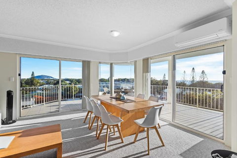 Ocean View 3 Bedroom Apartment - VIC Tourism 1