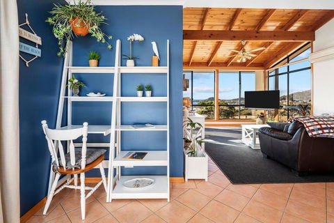Ocean View Beach House - VIC Tourism 3