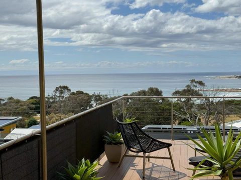 Ocean View Beach House - VIC Tourism 0