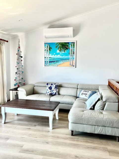 Ocean View Beach House - VIC Tourism 3