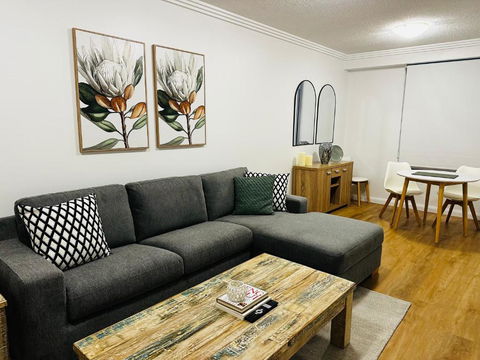 Ocean View Apartments At The Heart Of Gold Coast - VIC Tourism 1