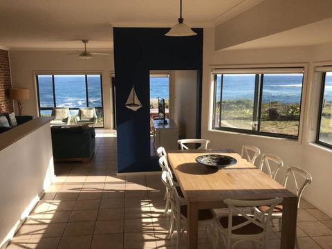 Ocean Views Air Conditioned Luxury With Beautiful Ocean Views - VIC Tourism 0