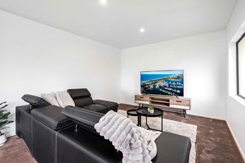 Oceanfront Apartments In Surfers Paradise At Driftwood - Privately Managed - Pet Friendly - VIC Tourism 2