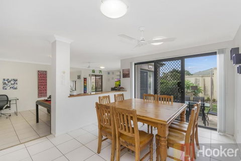 Oceania Beach Paradise LJHooker Yamba - VIC Tourism 2