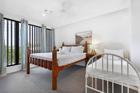 Oceanic-Pet Friendly Townhouse 8min To Mooloolaba - VIC Tourism 2