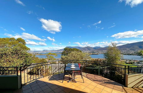 Oceanview Chic Villa 20 Min To CBD - VIC Tourism 1