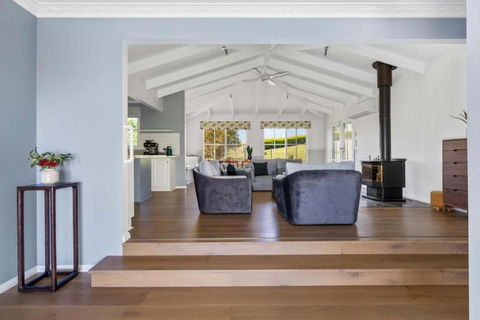 Oceanview On The Hill - VIC Tourism 3