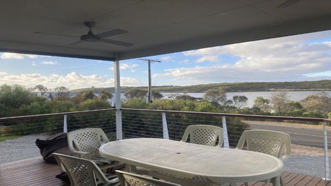 Off The Net - New Listing - Esplanade Property With Views Of The Channel - VIC Tourism 1