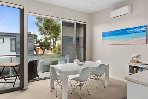 OG- By The Sea, 400m To Beach - VIC Tourism 3