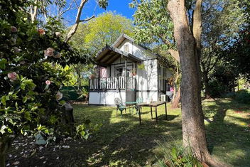 Olinda Country Cottages with VIC Tourism