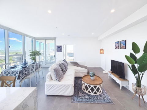 Olympic Park Escape 2BR W Gym, Pool & Free Parking - VIC Tourism 0