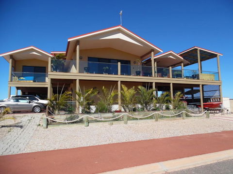 On The Deck @ Shark Bay - VIC Tourism 3