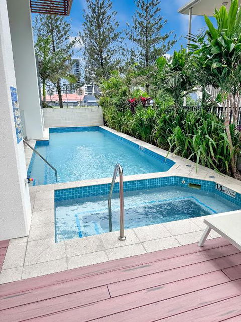 Opus Luxe 21st Flr Stunning Ocean Views - VIC Tourism 3