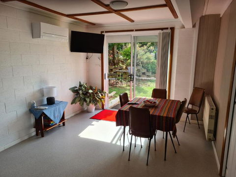 Orchard 2 Bedroom Apartment In Devonport - VIC Tourism 1