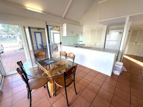 Osprey Holiday Village Unit 123 - VIC Tourism 1