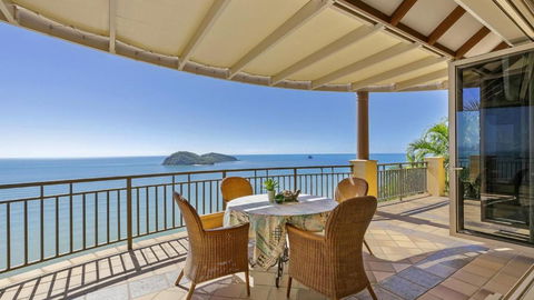 Outstanding - VIC Tourism 0