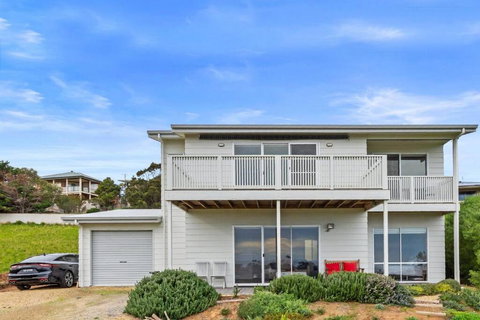 One Merino Panoramic Beach House Modern Sleeps 10 - VIC Tourism 0