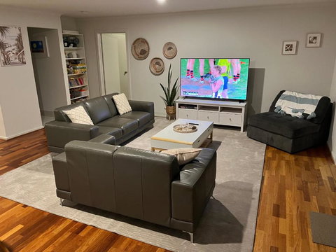 One Merino Panoramic Beach House Modern Sleeps 10 - VIC Tourism 1