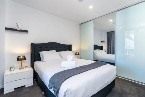 Park Avenue Apt In The Heart Of The City - VIC Tourism 0