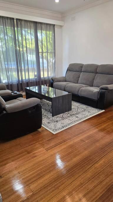 Pakenham Villa - VIC Tourism 0