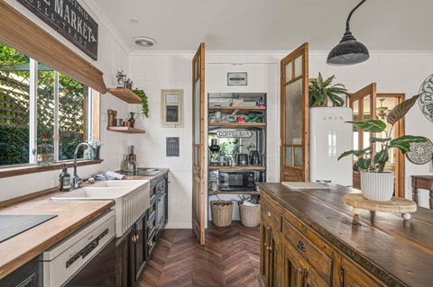 Palm Tree Cottage - Aldinga Beach - C21 SouthCoast Holidays - VIC Tourism 3