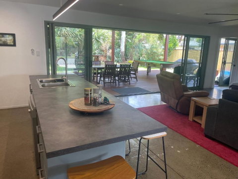 Pandanus Paradise. Newly Renovated 4 Bedroom Home - VIC Tourism 2