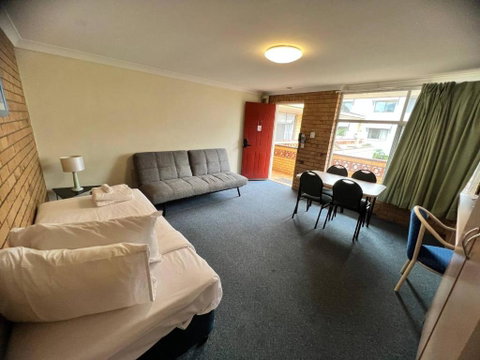 Paramount Motel - VIC Tourism 1